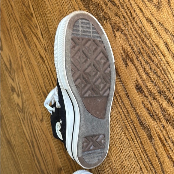 Converse Women’s Black High-Top Sneakers - Picture 7 of 8